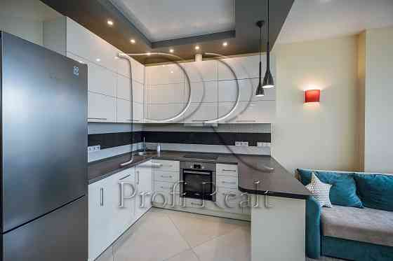 БЕЗ КОМІСІЇ! КПИ Продаж 3к квартири вул. Кирило-Мефодієвська 2 Киев