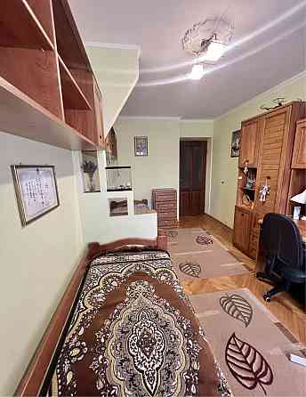 Продаж трикімнатної квартири в цегляному будинку на Сихові Львов