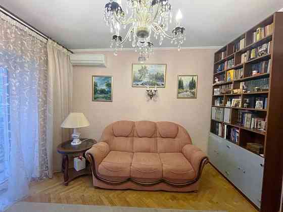 Поділ Поштова Площа вул. Ігорівська 16 продаж квартири 2 кім 56м Киев