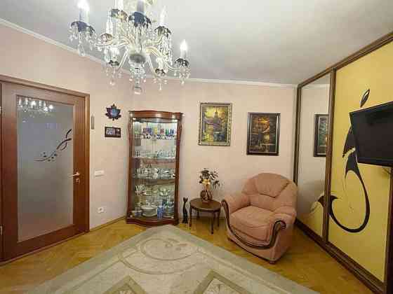 Поділ Поштова Площа вул. Ігорівська 16 продаж квартири 2 кім 56м Киев