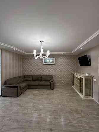 Квартира з коморою в обжитій новобудові з ремонтом та меблями Ивано-Франковск