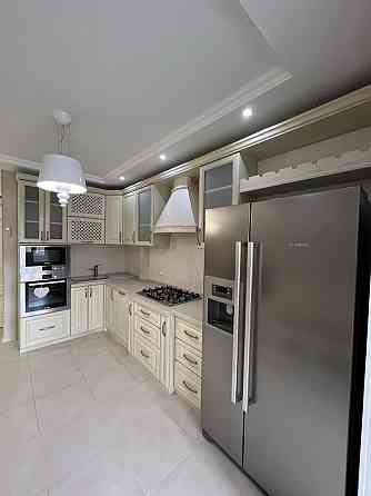 Квартира з коморою в обжитій новобудові з ремонтом та меблями Ивано-Франковск