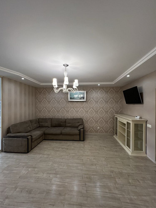 Квартира з коморою в обжитій новобудові з ремонтом та меблями Івано-Франківськ - зображення 2