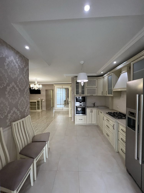 Квартира з коморою в обжитій новобудові з ремонтом та меблями Івано-Франківськ - зображення 4