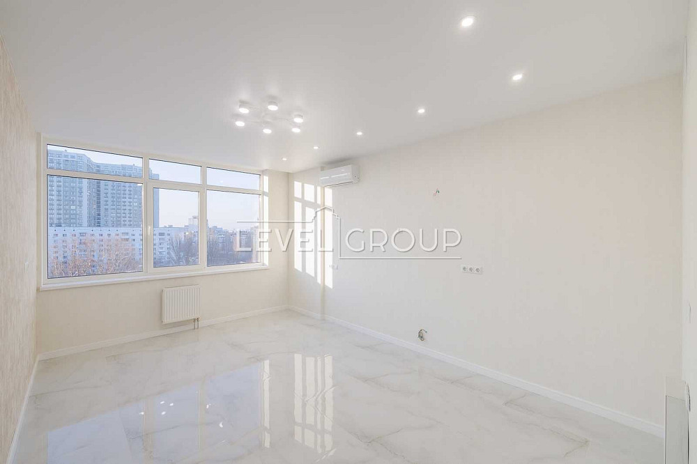 Продаж 1 кім-на квартира 42м2 Дарницький район 87000$ Киев - изображение 1