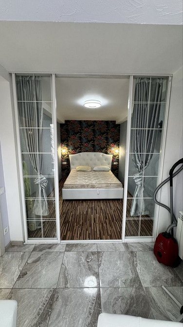 1к Лесі Українки 9 студія + спальня метро Кловська Печерська Палац Київ - зображення 6