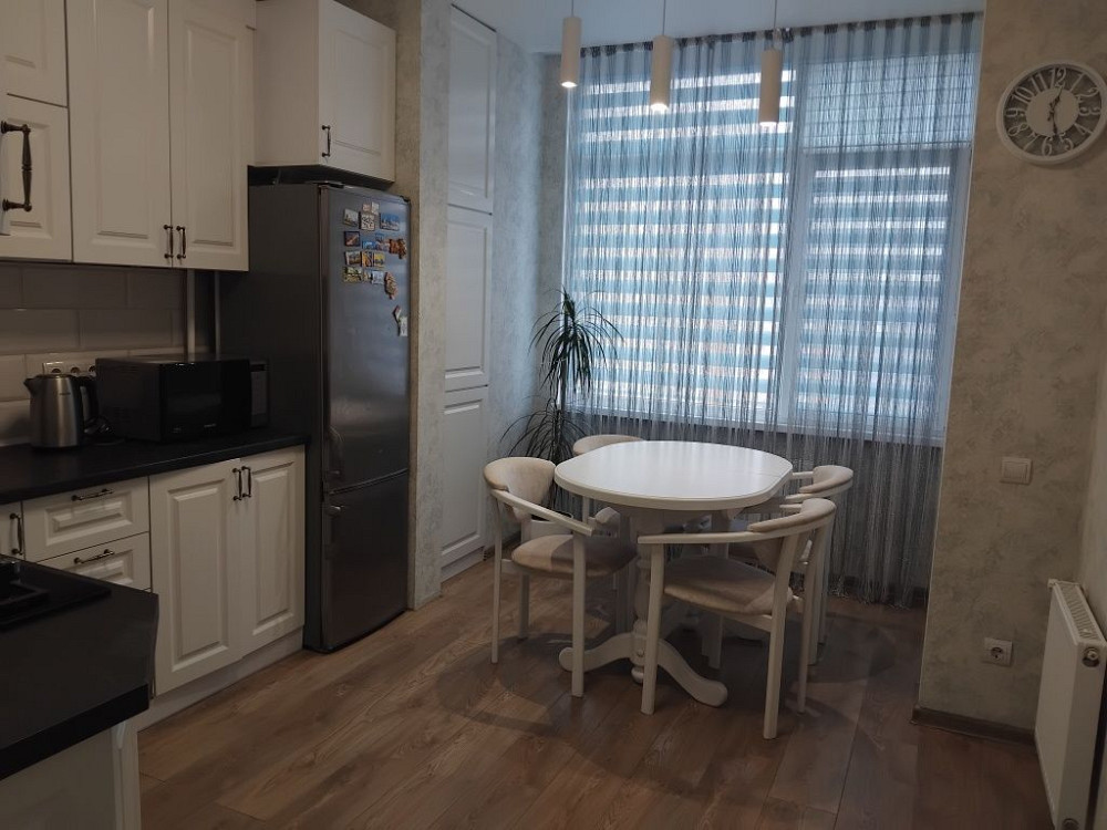 Простора однокімнатна квартира без комісії в ЖК Orange Park Вишневое - изображение 1