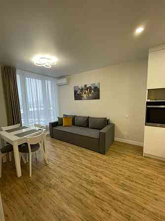 ПРОСТОРА 1-К квартира (40м2) ЖК Варшавський вул. О.Олеся Киев