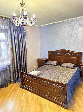 оренда три кімнати 97м 6-й поверх метро Позняки Харківська Киев