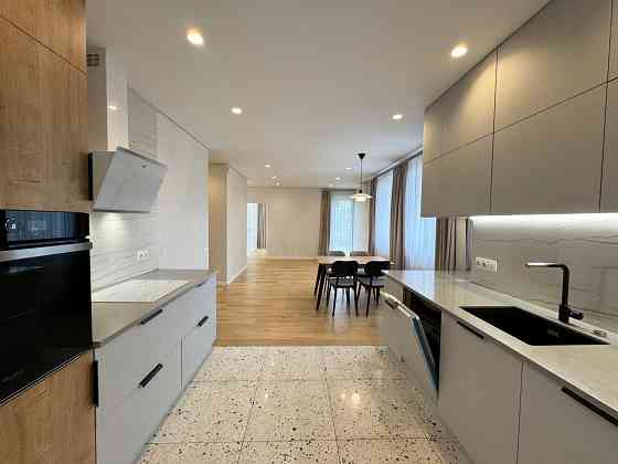 Оренда просторої 2 кім. квартири + кухня-студія пр. Чорновола - АШАН Львов