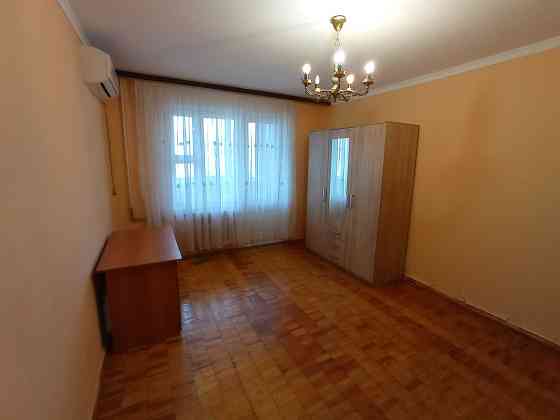 Продаж 1-ї квартири 38кв пр. Оболонський 28Б ( метро Мінська - 600 м) Киев