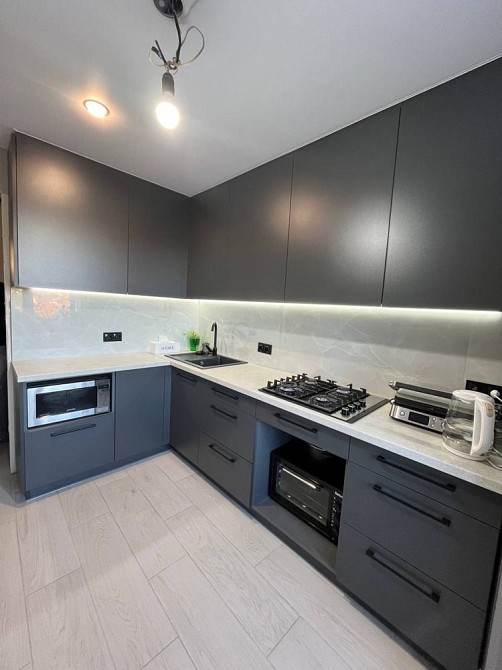 Продаю 3 комнатную квартиру (Е.ремонт) Ракетка,Центр Николаев - изображение 1