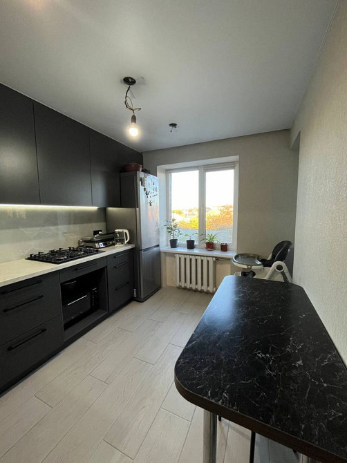 Продаю 3 комнатную квартиру (Е.ремонт) Ракетка,Центр Николаев - изображение 2