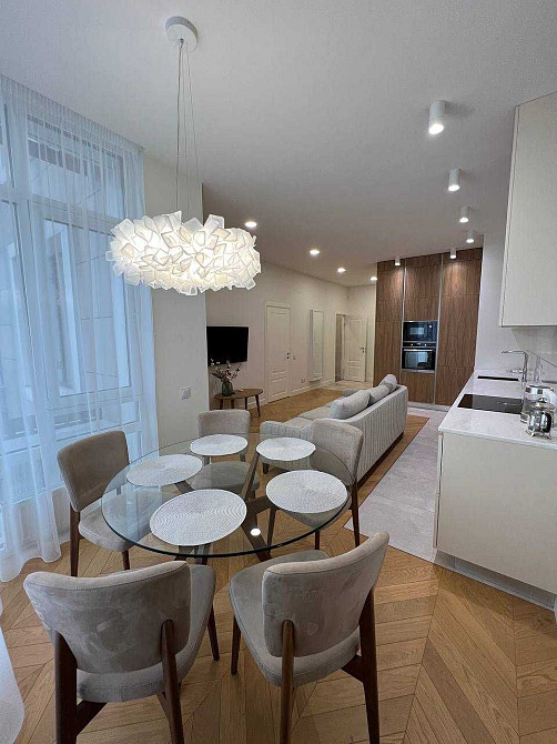 ЖК" Бульвар Фонтанів" Саперне Поле вул., 5. Гардеробна Киев - изображение 1