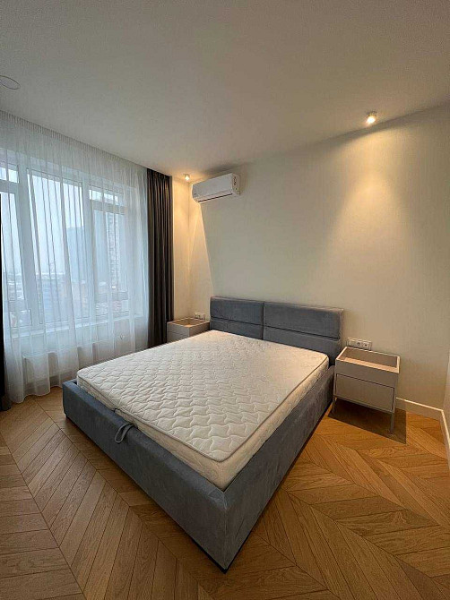 ЖК" Бульвар Фонтанів" Саперне Поле вул., 5. Гардеробна Киев - изображение 4