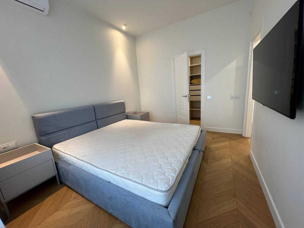 ЖК" Бульвар Фонтанів" Саперне Поле вул., 5. Гардеробна Киев - изображение 2