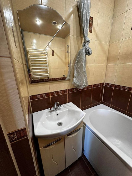 центр міста Трускавця 5 хв до бʼювета здам в оренду на довгий термін Трускавець - зображення 2