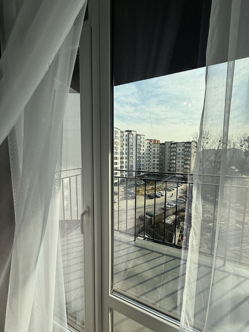 Велика 1-кімнатна Фемілі плаза Івано-Франківськ - зображення 6