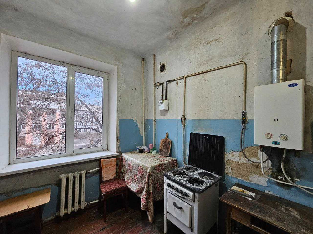 Продаётся двухкомнатная «Сталинка» на улице Соборности Кривой Рог - изображение 1