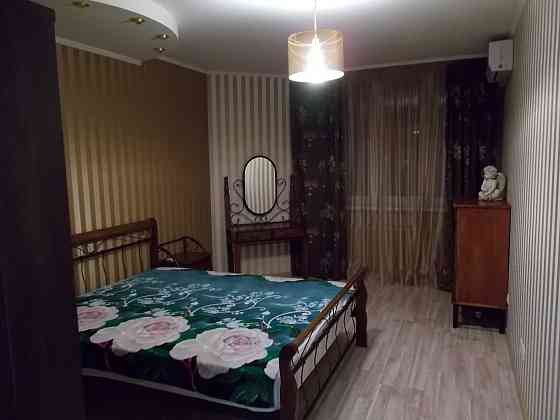 Пропоную в оренду свою трикімнатну квартиру по вул. Срібнокільська, 1 Киев