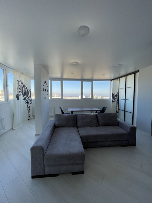 Оренда видової однокімнатної в самому центрі міста Черкаси - зображення 2