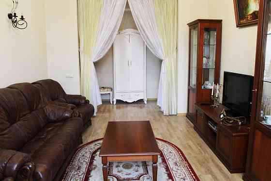 Продається двокімнатна квартира за адресою вул. Хрещатик 23 Киев