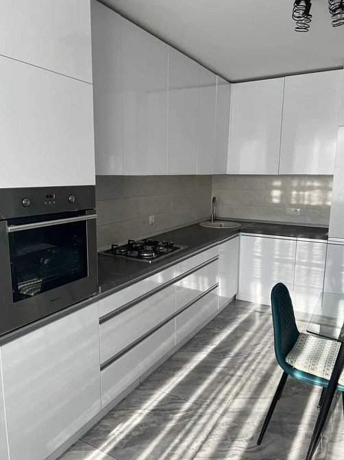 Красуня!!  З новим ремонтом  ЖК Щасливий  73000 Петропавлівська Борщагівка - зображення 1