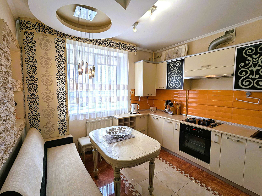 2к. квартира біля парку з зарядкою для електромобіля Ивано-Франковск - изображение 2