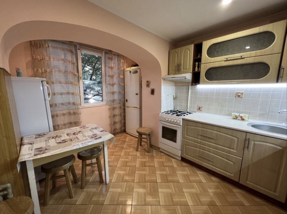 2 комнатная ЧЕШКА ул. Героев Майдана 85 2 этаж Черновцы - изображение 3