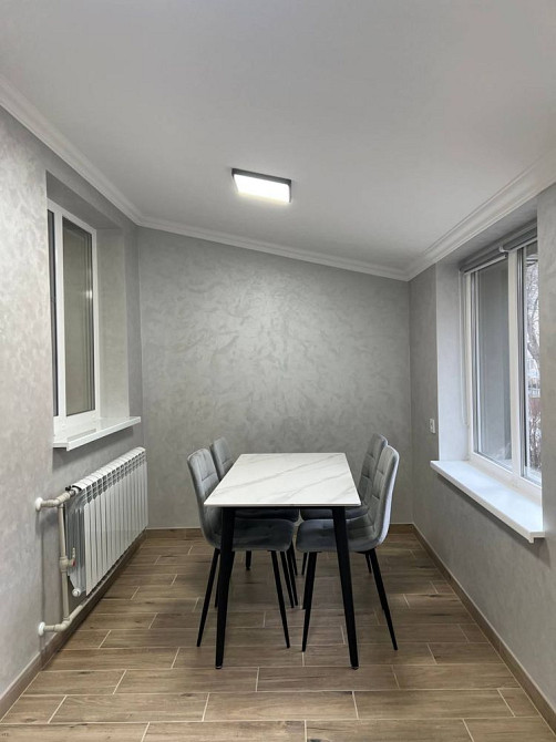 проспект Незалежності – стильна двокімнатна, покращене планування Черновцы - изображение 6