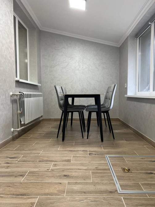 проспект Незалежності – стильна двокімнатна, покращене планування Черновцы - изображение 5