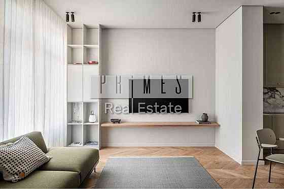 Продаж 2-к квартири з ремонтом  60 м 52 Перлина Бойчука 19 а Киев