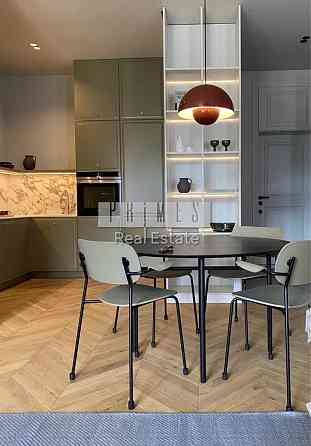 Продаж 2-к квартири з ремонтом  60 м 52 Перлина Бойчука 19 а Киев