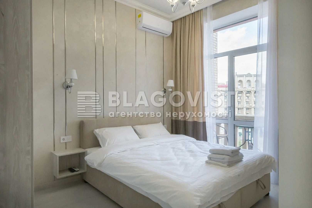 Майдан Незалежності, 3-х кімнатна квартира, вул. Грінченка Б., 2 Киев - изображение 1