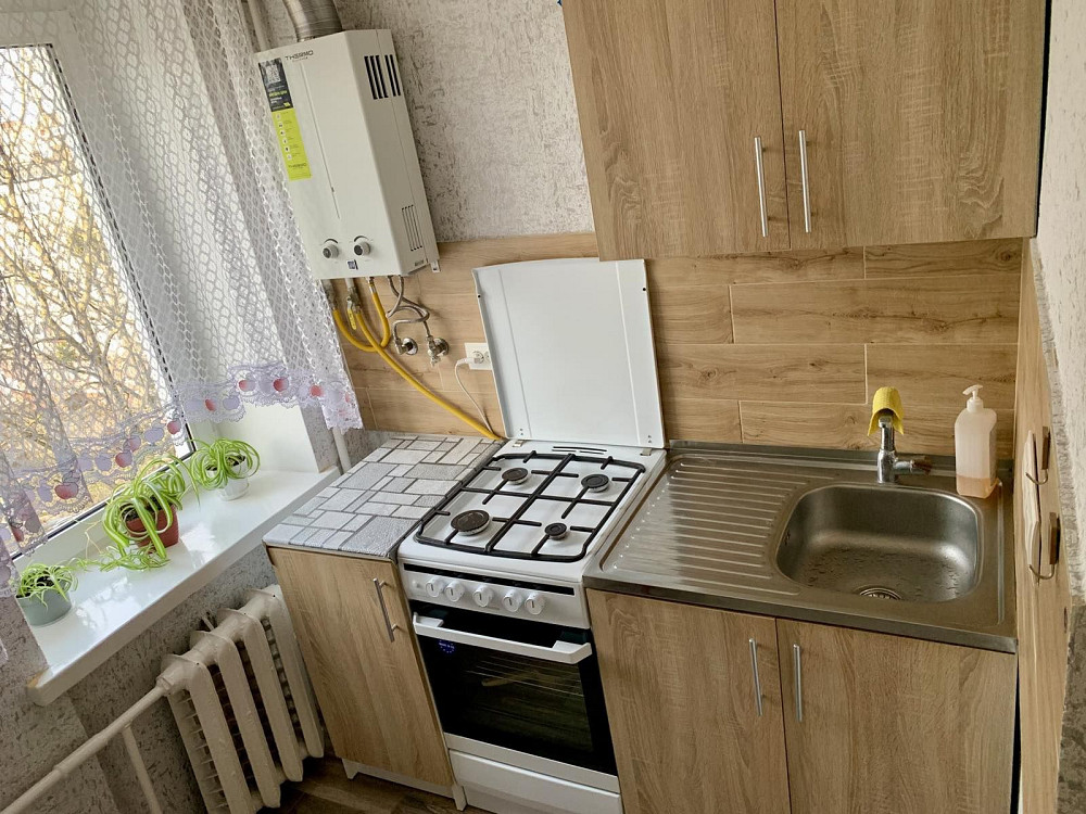 Новенька квартира на ринку. Район Чайка., вул. Кн. Романа Рівне - зображення 1