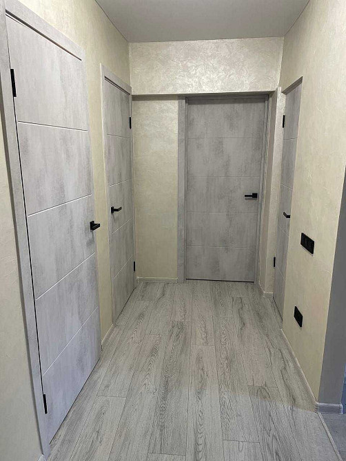 Продам  чудову 3 кімнатну квартиру в центрі міста . Рівне - зображення 6