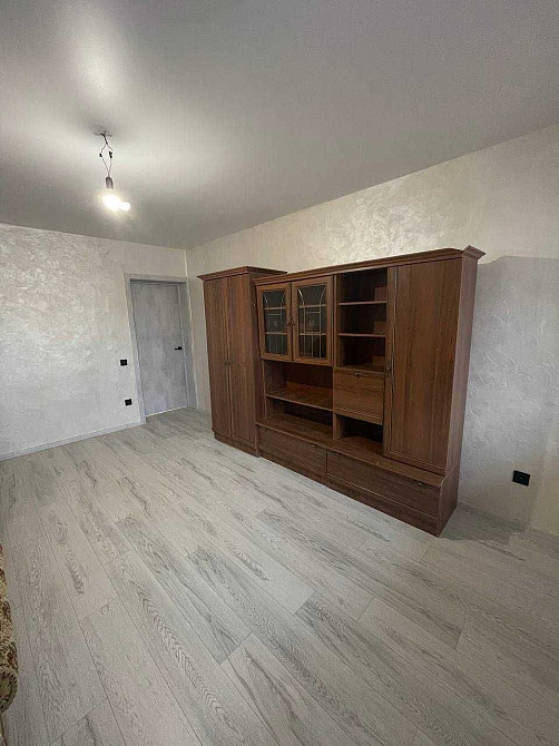 Продам  чудову 3 кімнатну квартиру в центрі міста . Рівне - зображення 8