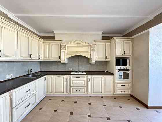 Дворівнева 4-х кімнатна квартира з кухнею-студією на Каскаді! Ивано-Франковск