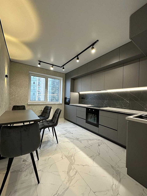 Продам НОВУЮ, ВИДОВУЮ  квартиру в КАДОРР на ул. Сахарова Крижанівка - изображение 1