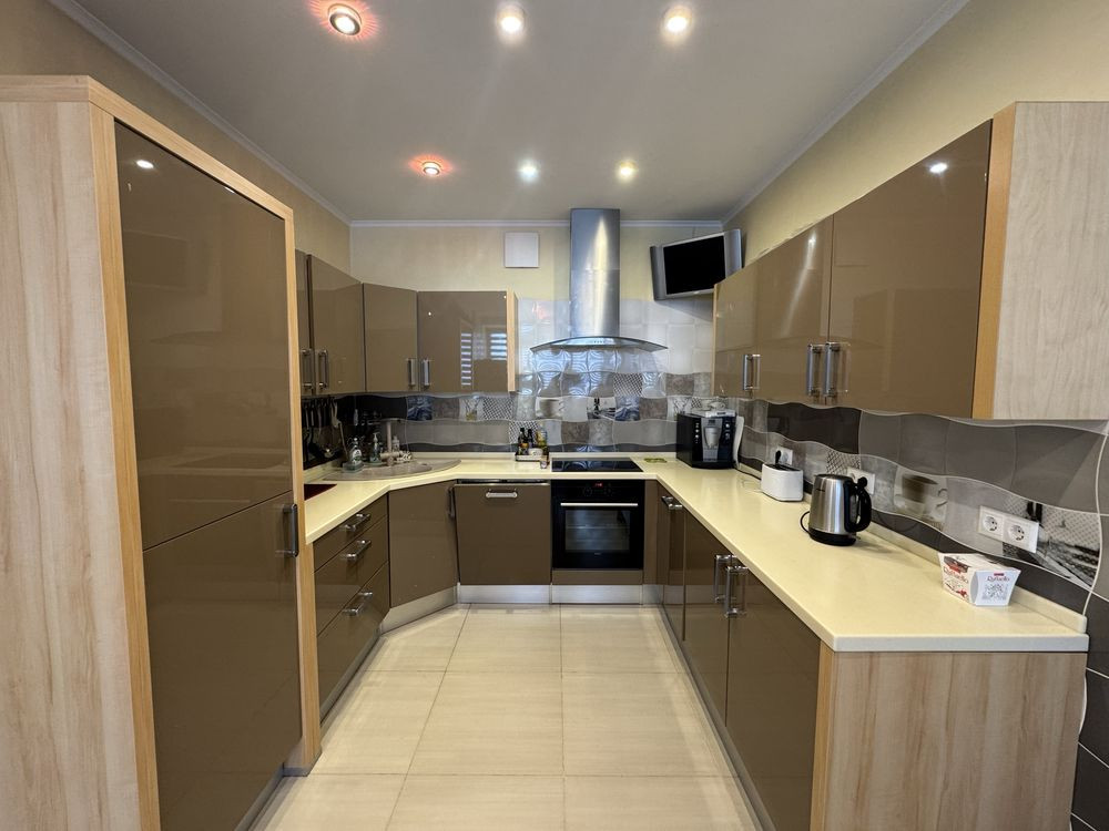 Продається ексклюзивна квартира, вул. Верховинна 35, м. Житомирська Киев - изображение 1