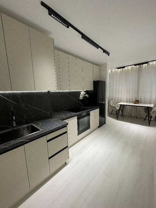 Продам однокімнатну квартиру в центрі м.Бровари, Василя Симоненка 107 Бровари - зображення 1