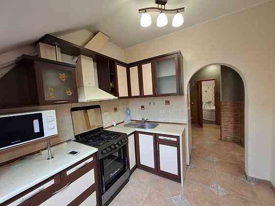 Продаж двохкімнатної квартири мансардного типу,вул.Федьковича. Ивано-Франковск