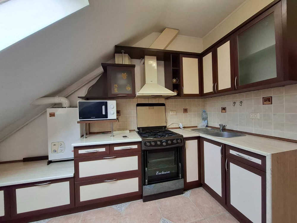 Продаж двохкімнатної квартири мансардного типу,вул.Федьковича. Ивано-Франковск - изображение 1