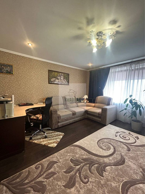 Продам чудову 2-х кімнатну квартиру недалеко від центру міста Кам`янець-Подільський - зображення 1