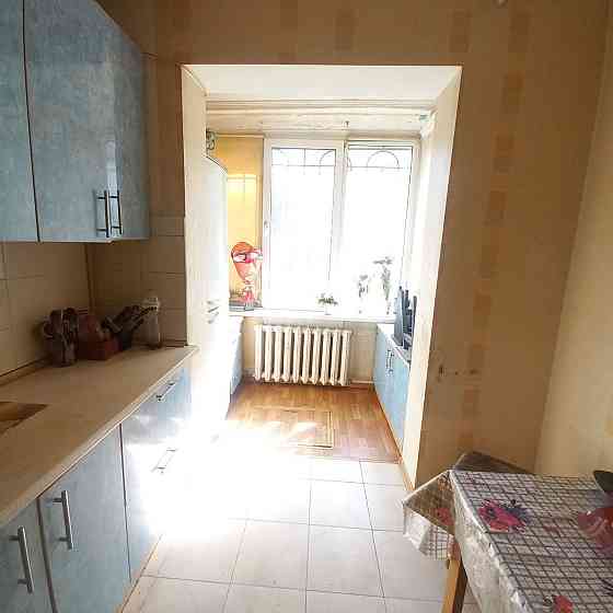 Трёхкомнатная квартира в тихом районе. Одесса