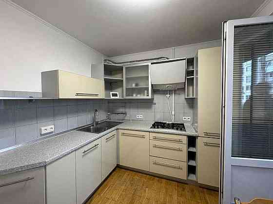 2-кімнатна квартира вул. Князя Романа Мстиславича 16 Киев