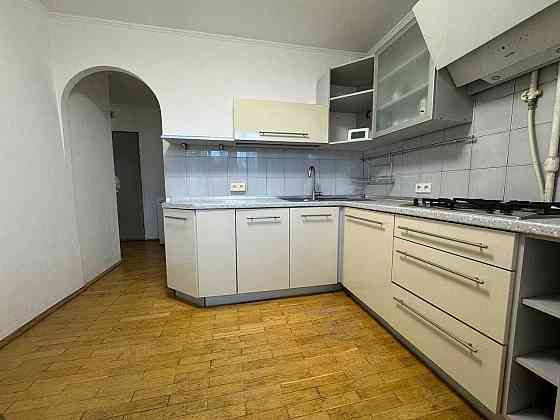 2-кімнатна квартира вул. Князя Романа Мстиславича 16 Киев