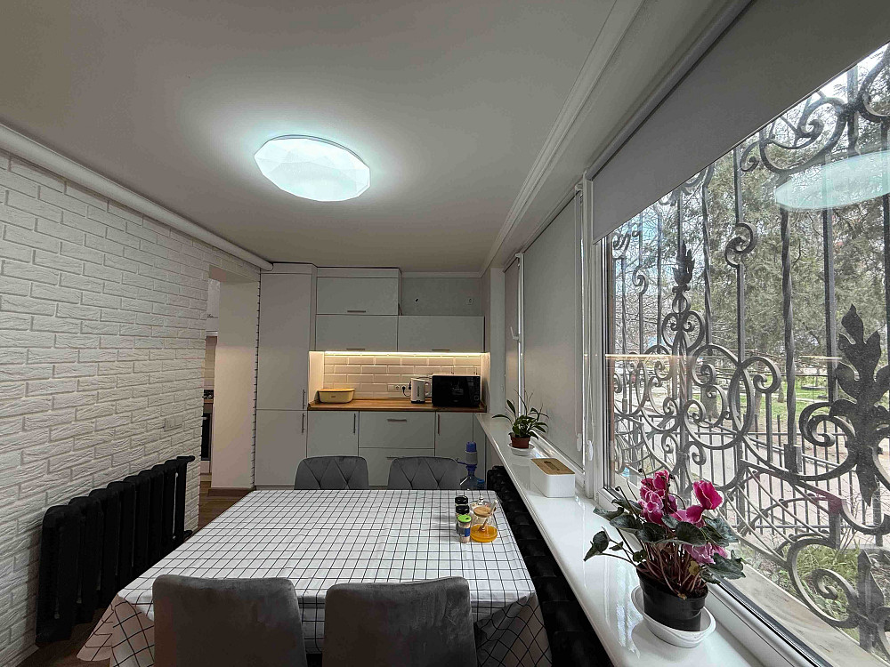 Трехкомнатная с новым ремонтом на ЮТЗ. 1/5, 70 метров. Николаев - изображение 1