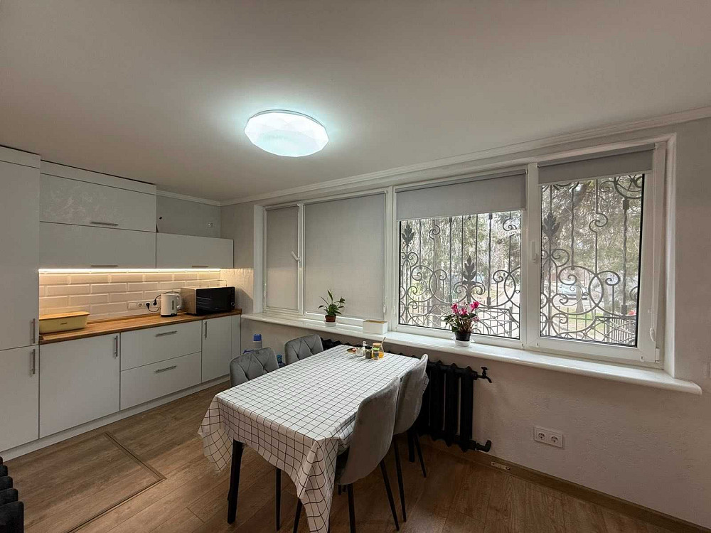 Трехкомнатная с новым ремонтом на ЮТЗ. 1/5, 70 метров. Николаев - изображение 2