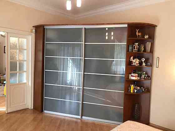 4 комнатная с ремонтом в тихом районе центра города 134м Одесса